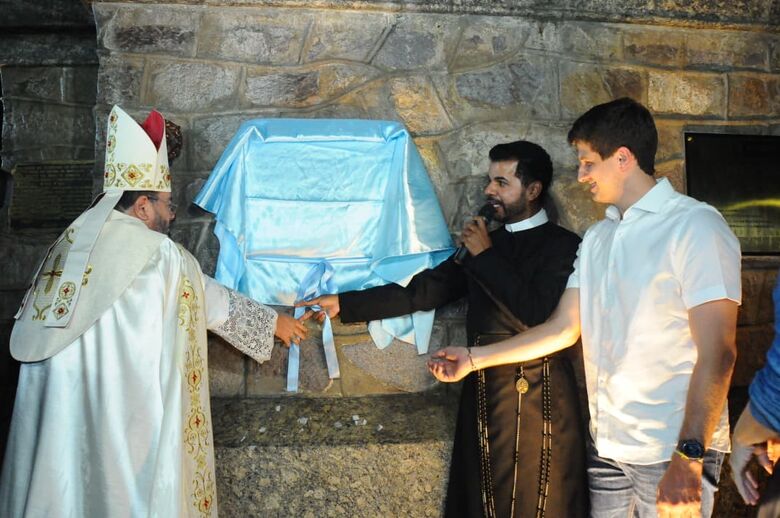 Cerimônia e missa de reinauguração da imagem da santa do Santuário de Nossa Senhora da Conceição, após um período de 45 dias de restauração. Foto: Ricardo Fernandes/Folha de Pernambuco