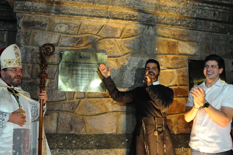 Cerimônia e missa de reinauguração da imagem da santa do Santuário de Nossa Senhora da Conceição, após um período de 45 dias de restauração. Foto: Ricardo Fernandes/Folha de Pernambuco