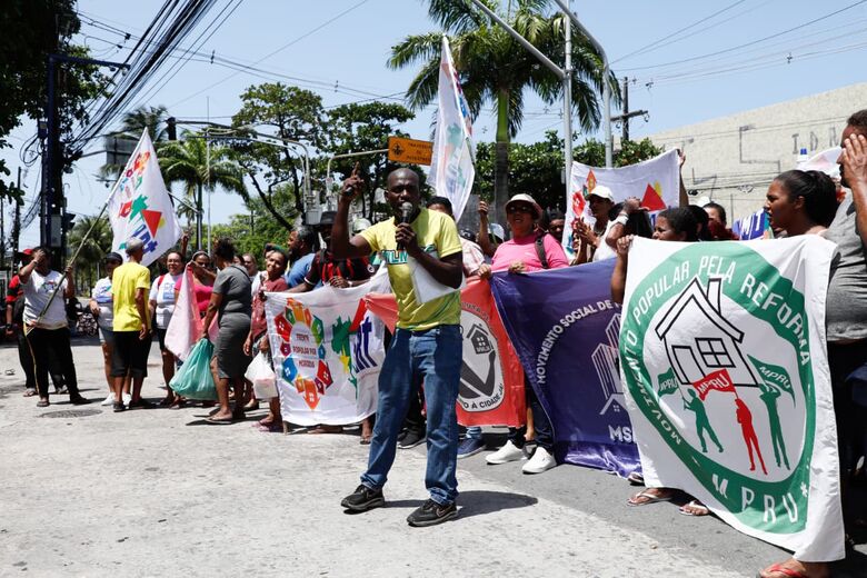 Protesto começou na manhã desta terça-feira (14) | Fotos: Arthur Botelho/Folha de Pernambuco