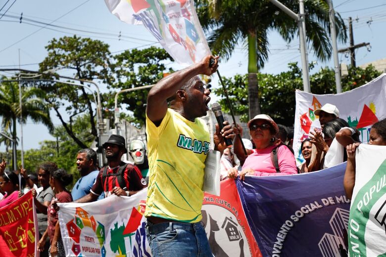 Protesto começou na manhã desta terça-feira (14) | Fotos: Arthur Botelho/Folha de Pernambuco