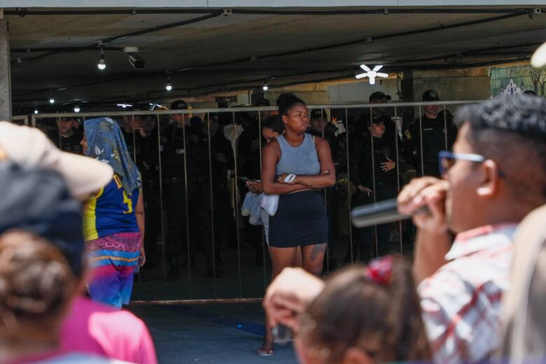 Protesto começou na manhã desta terça-feira (14) | Fotos: Arthur Botelho/Folha de Pernambuco
