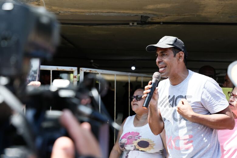 Protesto começou na manhã desta terça-feira (14) | Fotos: Arthur Botelho/Folha de Pernambuco