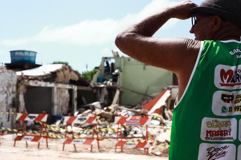 Casas passam por vistoria na manhã desta segunda-feira (20) | Foto: Davi de Queiroz/Folha de Pernambuco