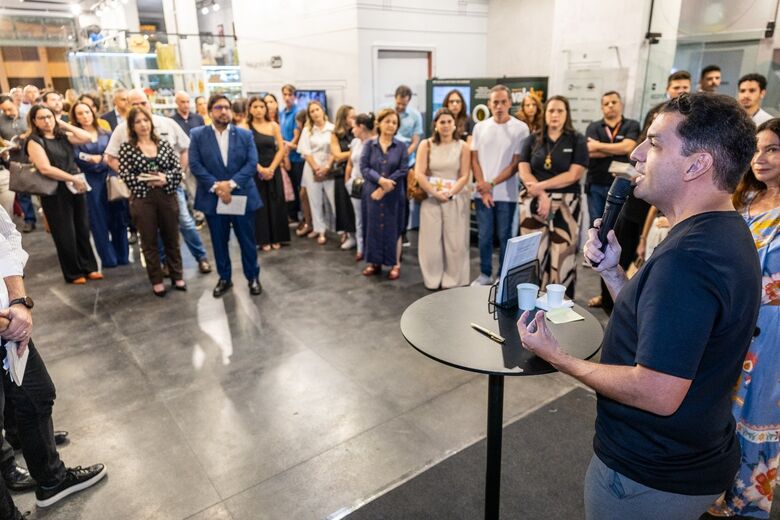 Lançamento do livro Zero. Foto: Felipe Ribeiro/Folha de Pernambuco.