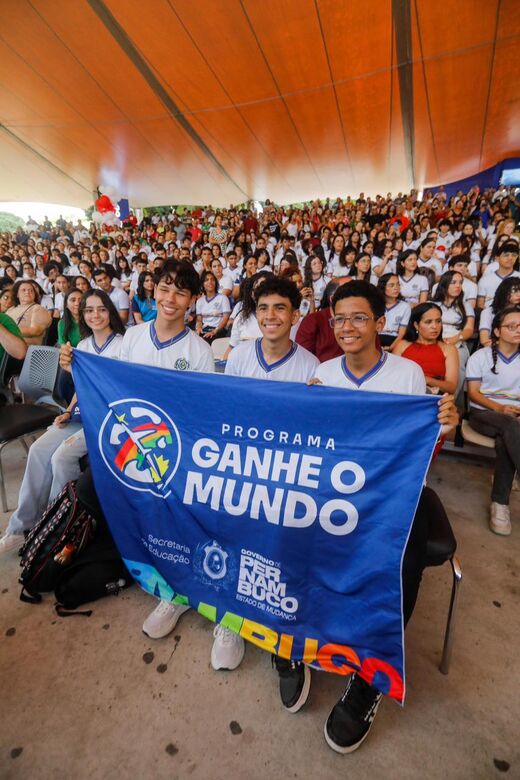 Ao todo, 700 estudantes da rede estadual viajarão para o Canadá, em embarques que ocorrerão entre os meses de novembro, dezembro e janeiro. Foto: Miva Filho/Secom.