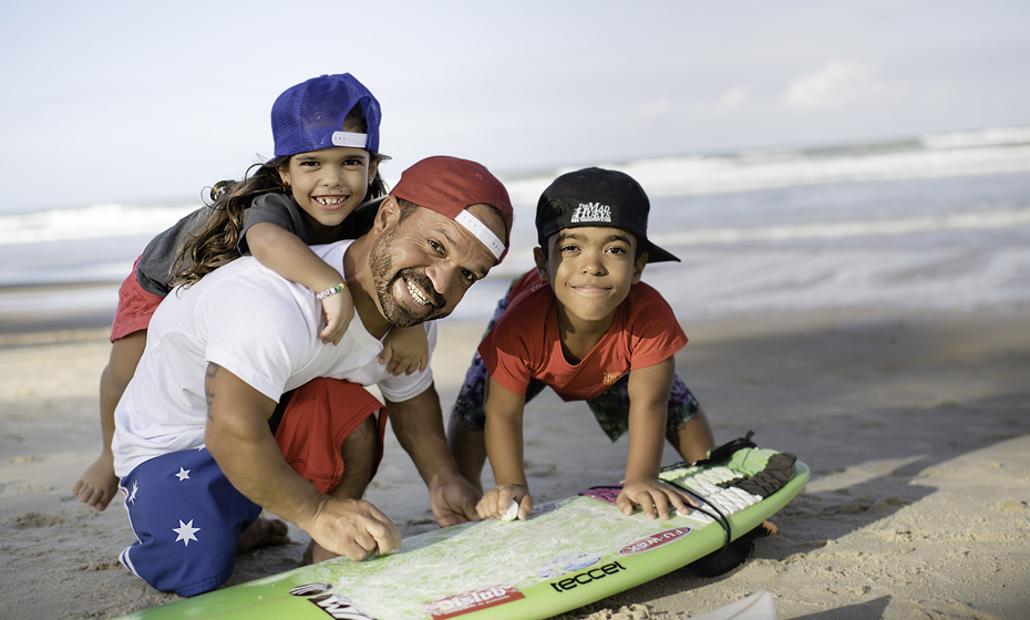 Roberto Pino e os filhos Lara e Otávio
