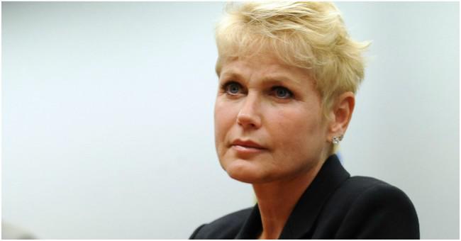 Silicone de Xuxa encapsulou e ela precisou passar por cirurgia de emergência - Folha PE