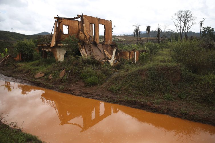 Distrito de Bento Rodrigues, dois anos após o rompimento da barragem