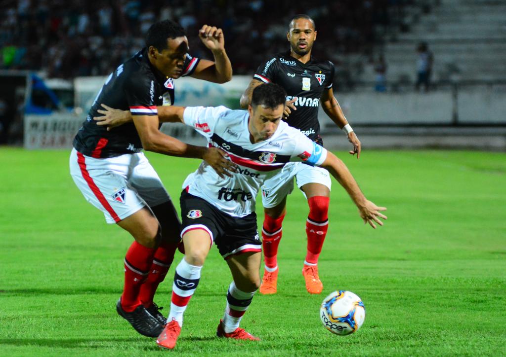 Lances de Ferroviário 2x0 Santa Cruz