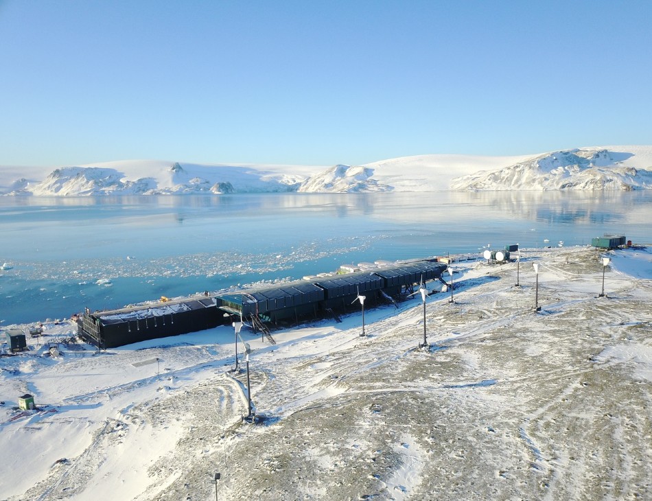 Estação Comandante Ferraz, base de pesquisa do Brasil na Antártica