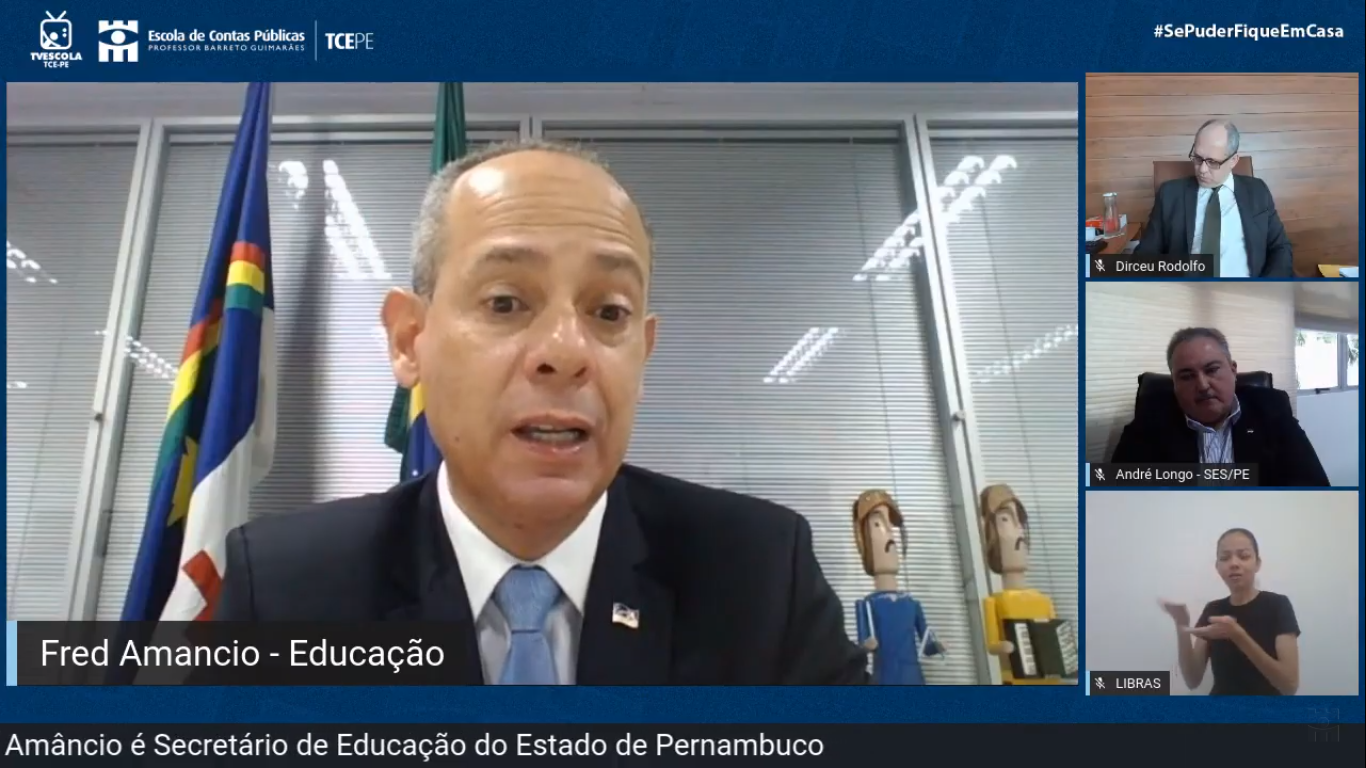 Fred Amâncio, secretário de Educação de Pernambuco, fala na audiência pública promovida pelo TCE-PE