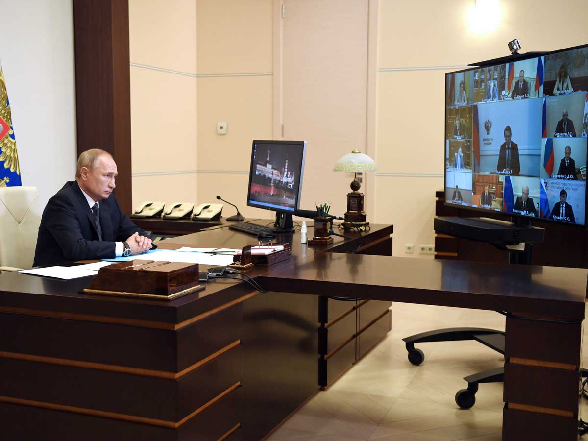 Putin anuncia a vacina em videoconferência