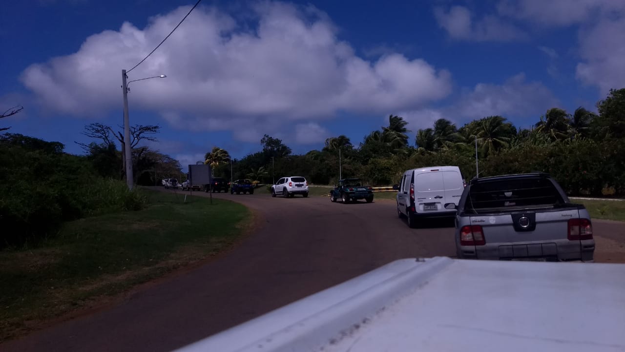 Protesto em Fernando de Noronha pede reabertura da ilha