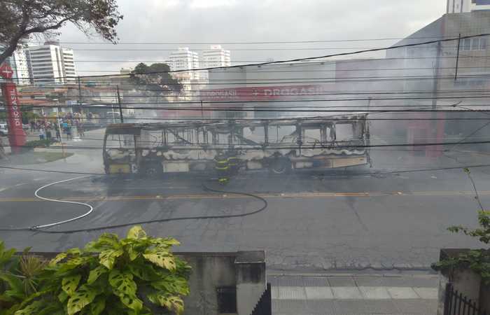 Nove ônibus foram incendiados à época na RMR