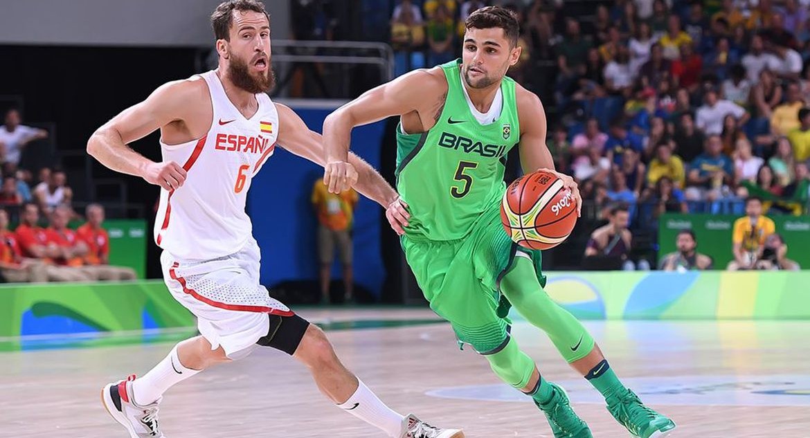 Raulzinho, armador da seleção brasileira de basquete