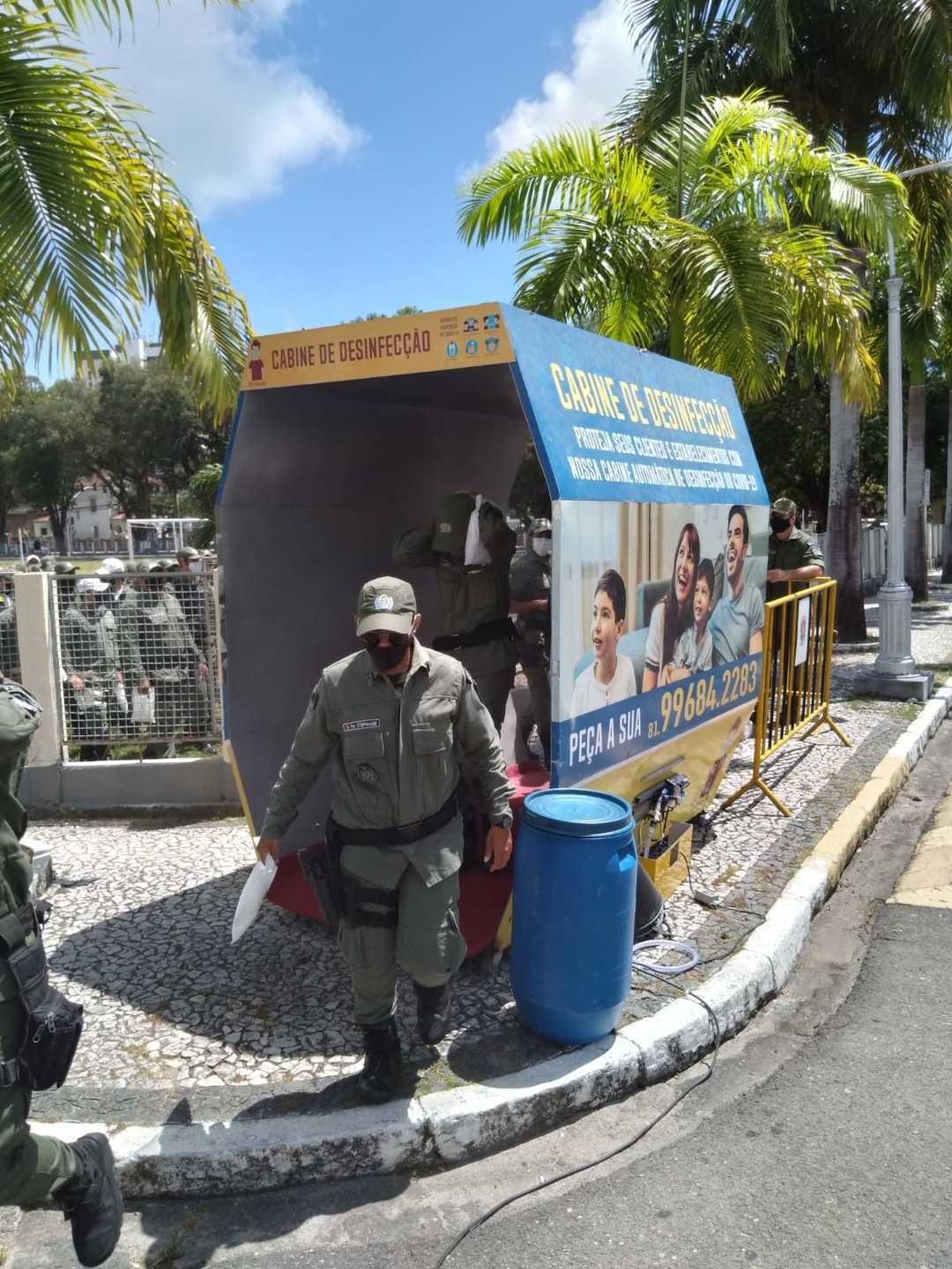 Túnel de desinfecção é uma das medidas preventivas antes do embarque dos PMs