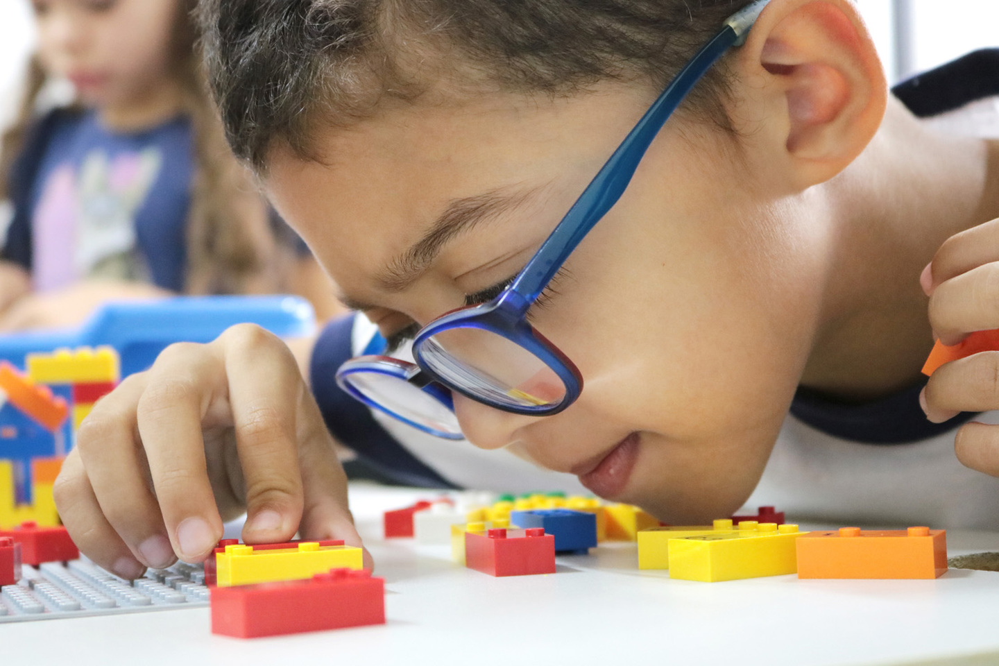 Lego anuncia peças em braille para desenvolver habilidades de