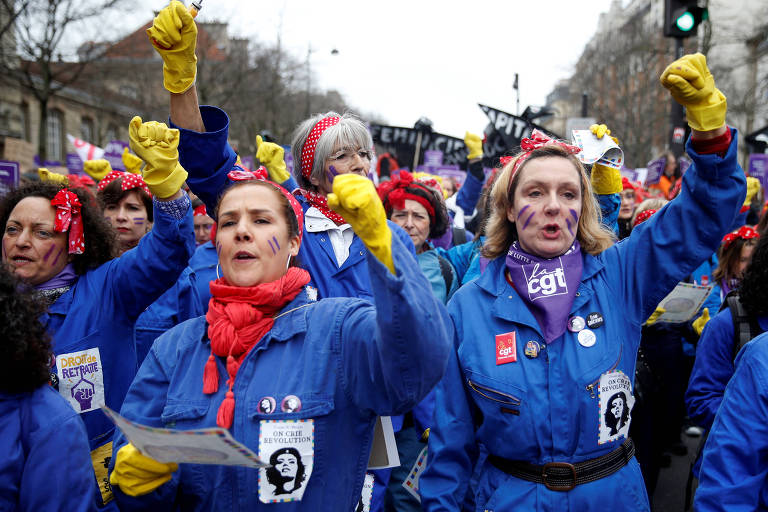 Mulheres protestam contra desigualdade e preconceito no ambiente de trabalho