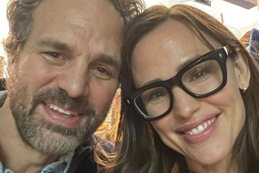 Jennifer Garner e Mark Ruffalo se encontram 17 anos após 'De Repente 30' - Folha PE