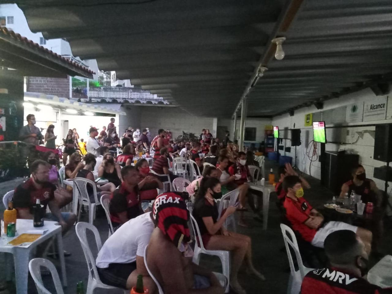 Aglomeração em bar da RMR, interditado nesse domingo