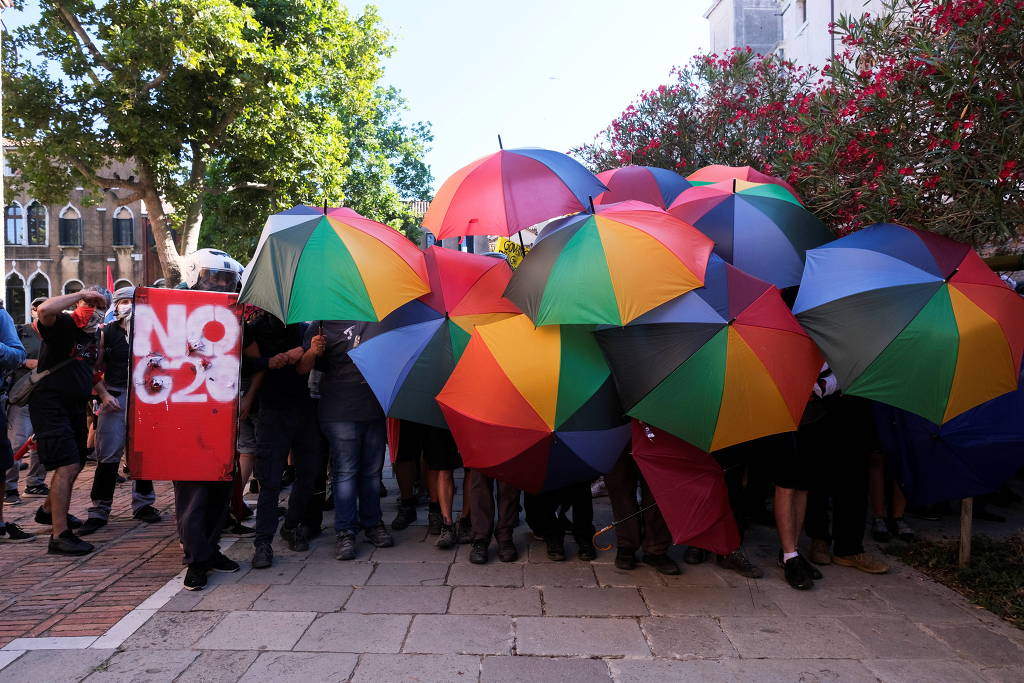 Manifestantes protestam contra encontro de ministros de Finanças do G-20 em Veneza -