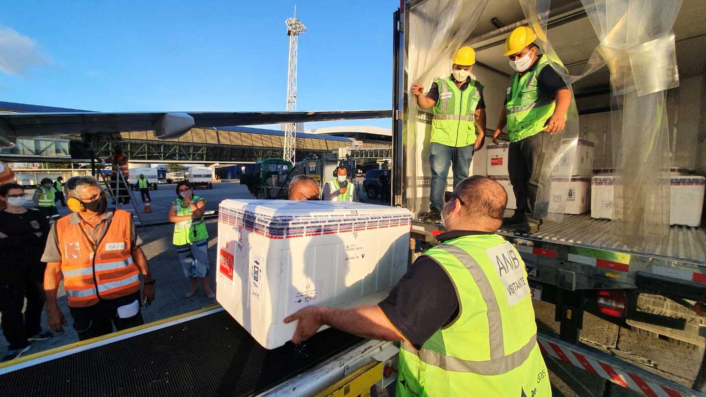 Chegada de novos lotes de vacina contra a Covid-19