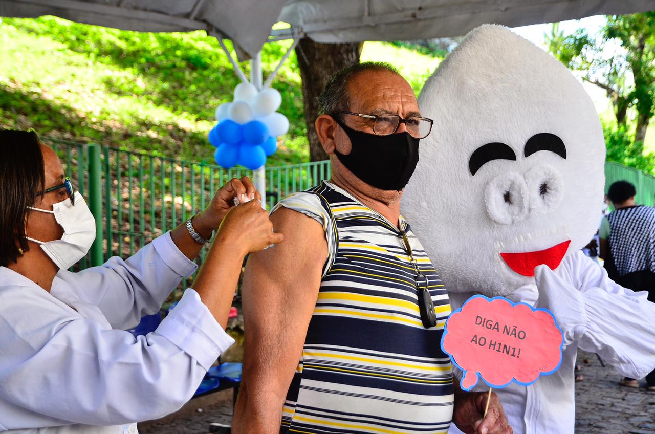 Dia de vacinação contra a gripe em Olinda