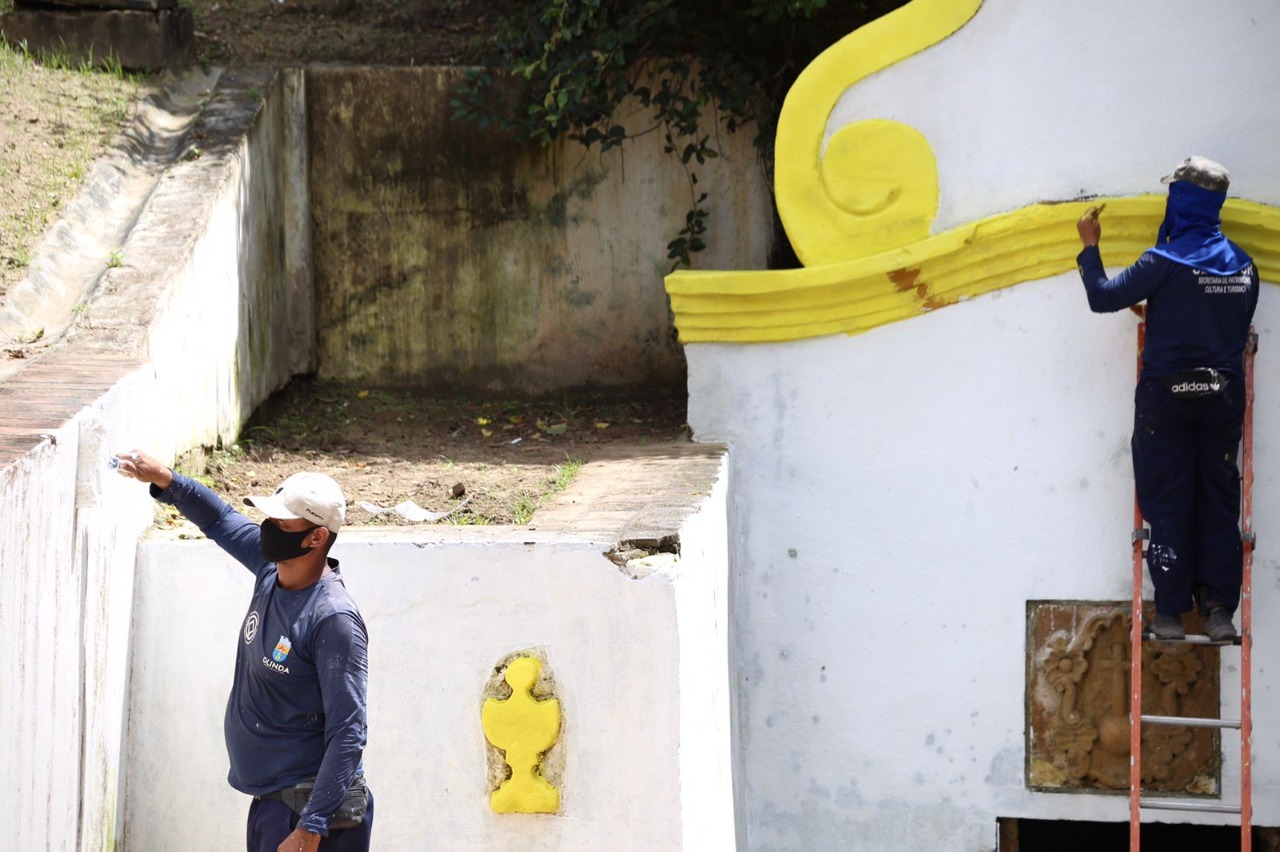 Manutenção das bicas da cidade história de Olinda