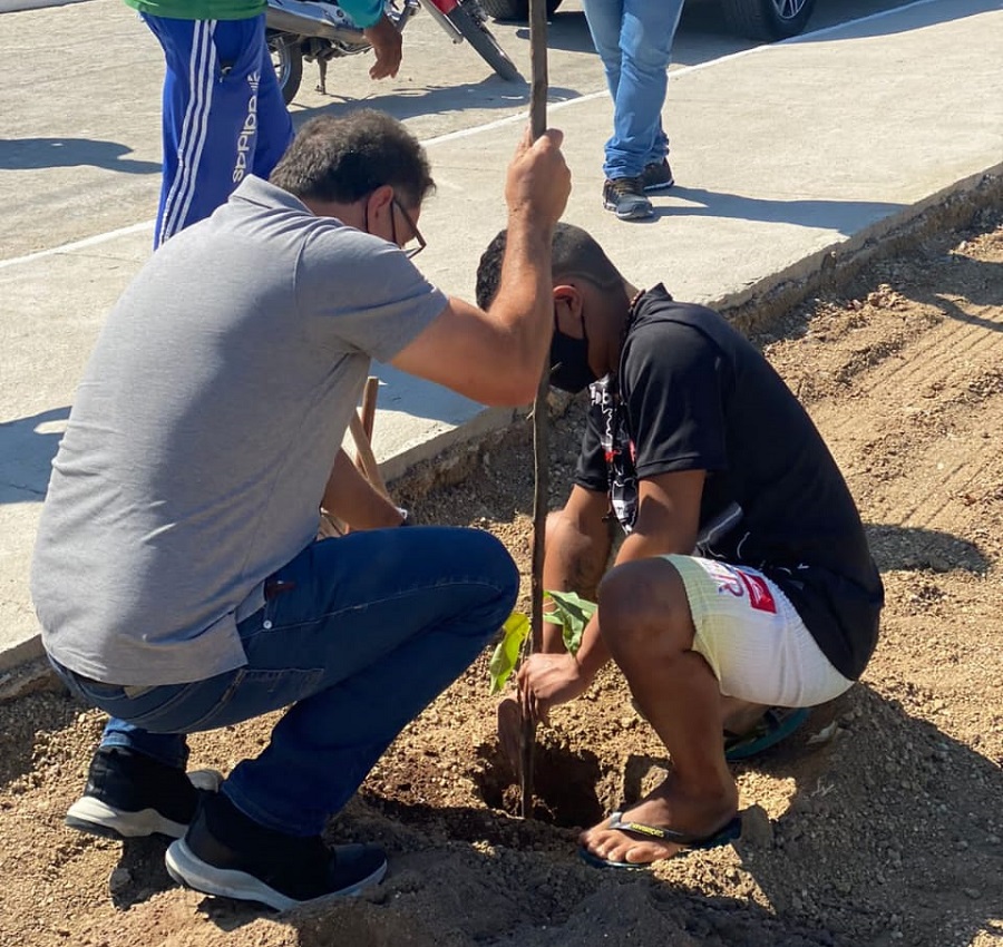 Funase com projeto de arborização com socioeducandos