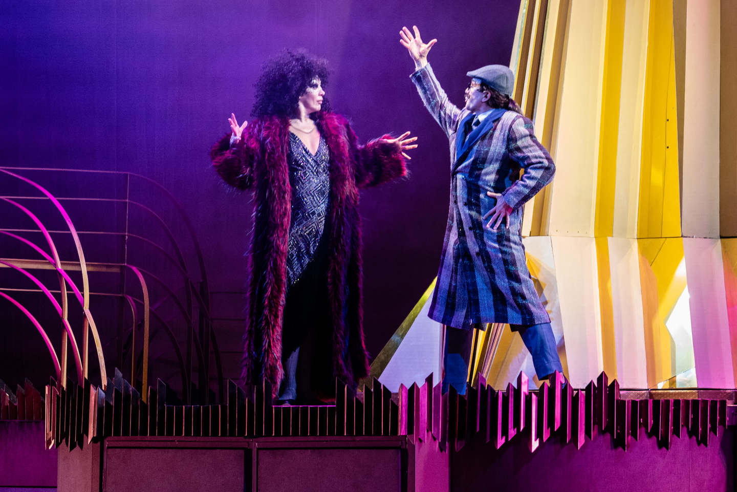 Claudia Raia e Jarbas Homem de Mello interpretam diversos artistas no mesmo musical