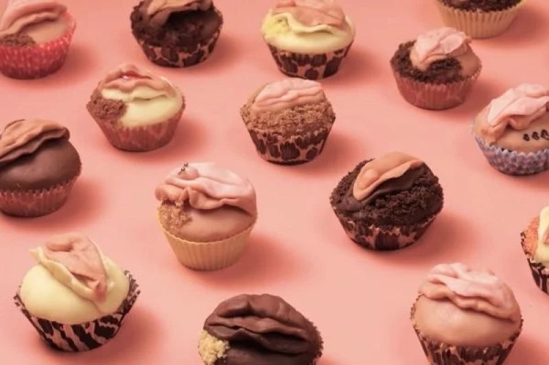 Netflix distribui cupcakes em formato de vagina para fãs de 'Sex Education'