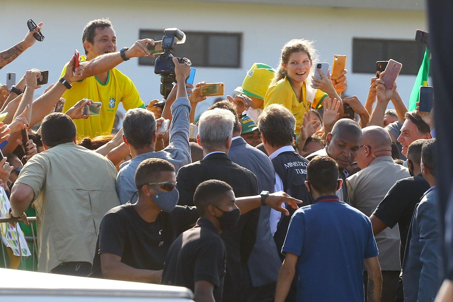 Trabalho da imprensa foi dificultado na recepção do presidente