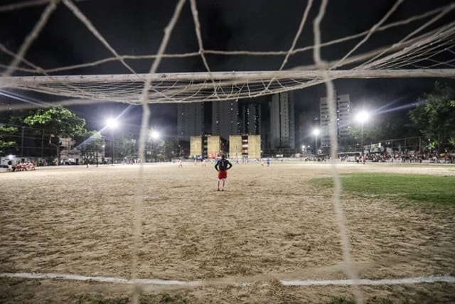 Partida de abertura do campeonato Recife Bom de Bola, no Campo do Bueirão, na Torre