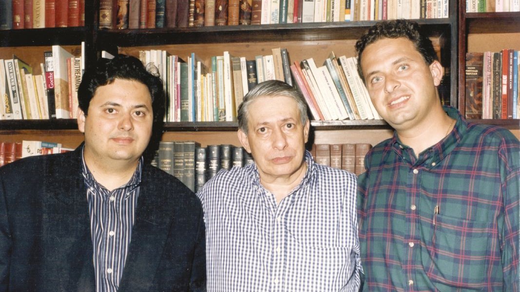 Maximiano Campos(meio), com os filhos Antônio Campos, atual presidente da Fundaj(esquerda) Eduardo Campos, ex-governdor de PE(direita)