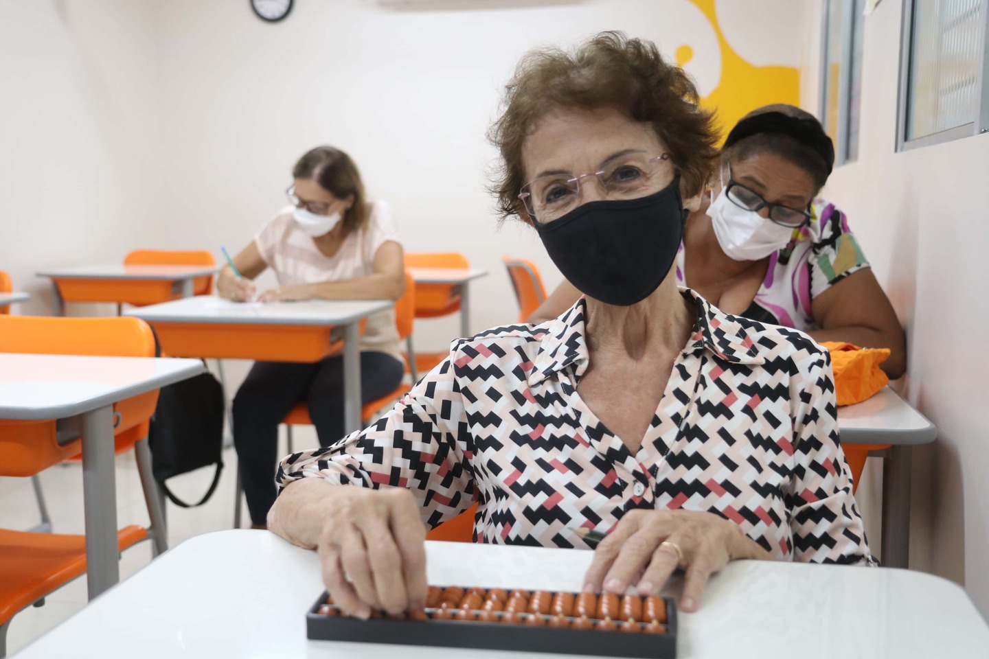 Josélia Bezerra de Almeida, 70, conta que aprendeu a se concentrar mais com os exercícios