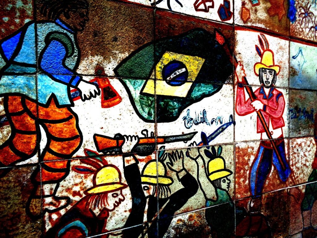 Parte do mural de Francisco Brennand