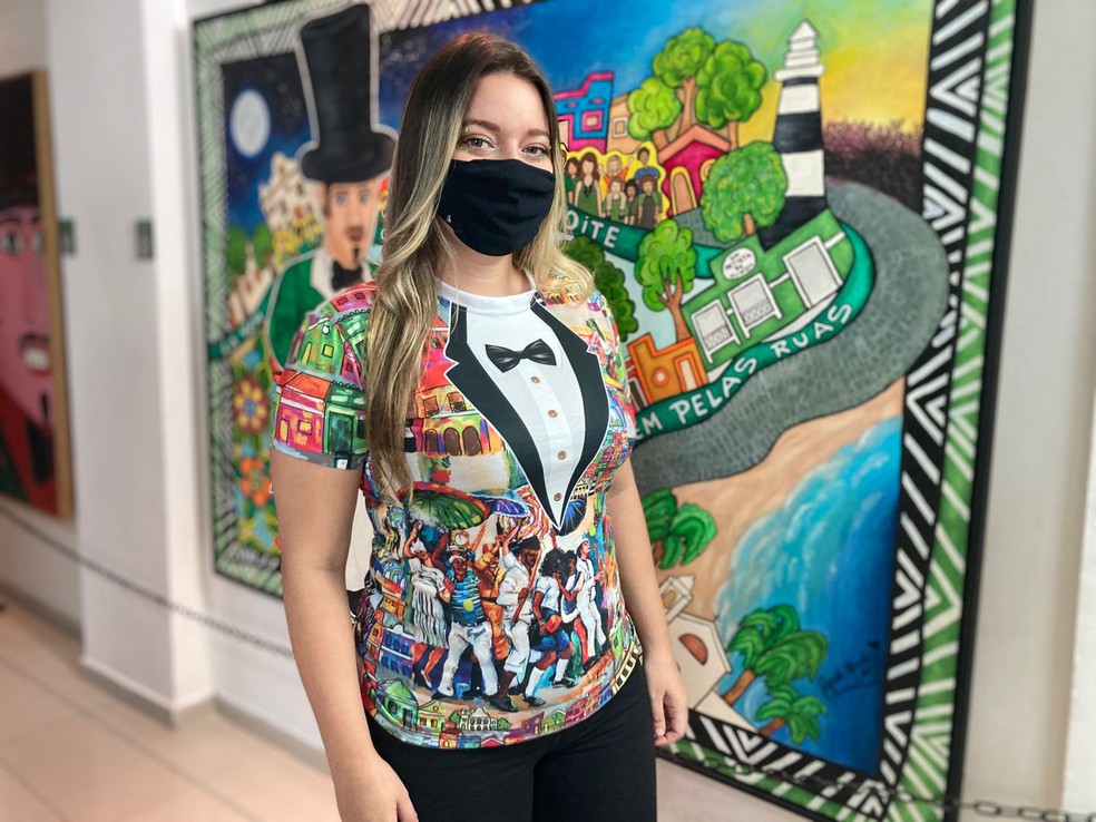 Camisa foi elaborada pela artista plástica Celene Muniz