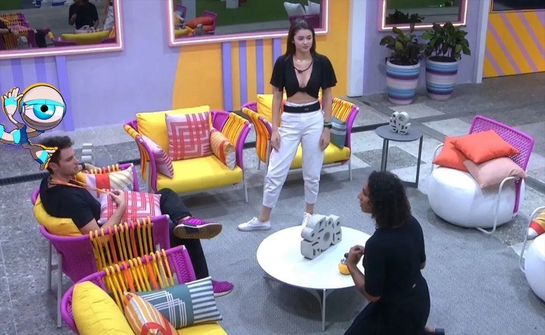 Lucas em papo com Eslô e Linn, no BBB22