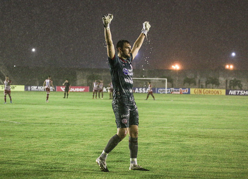 Lucas Perri, goleiro do Náutico