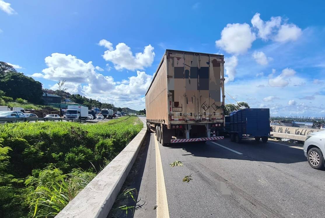 Caminhão envolvido no acidente