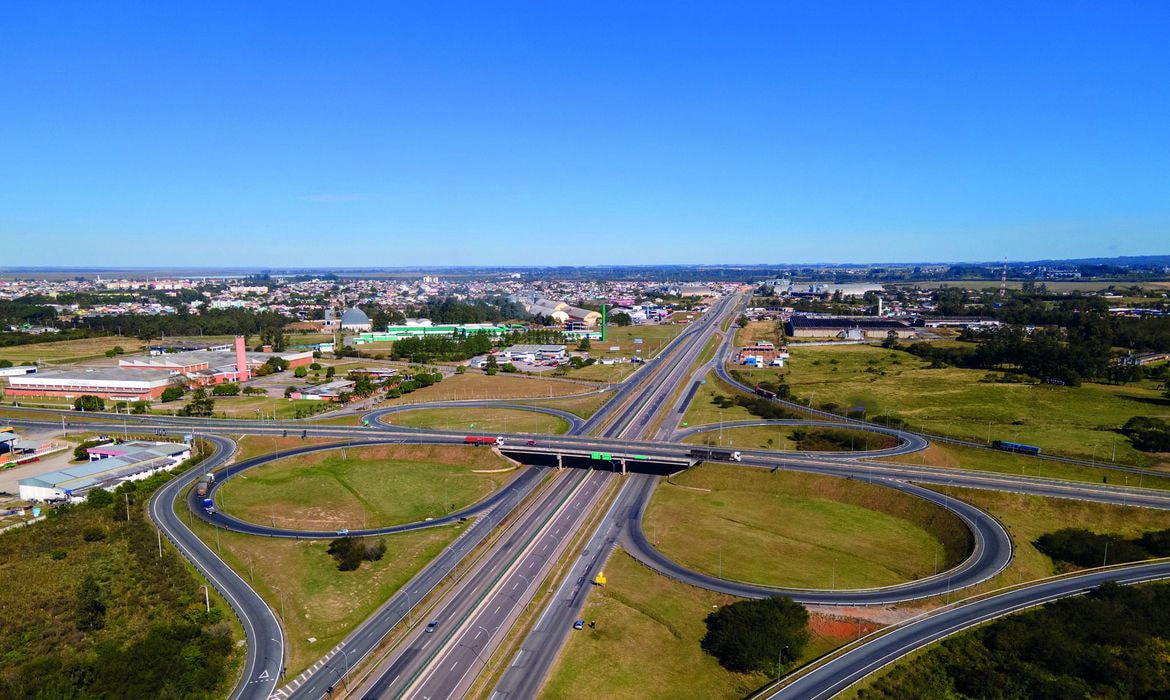 Obra de duplicação do contorno rodoviário de Pelotas, na BR-116/392, no Rio Grande do Sul