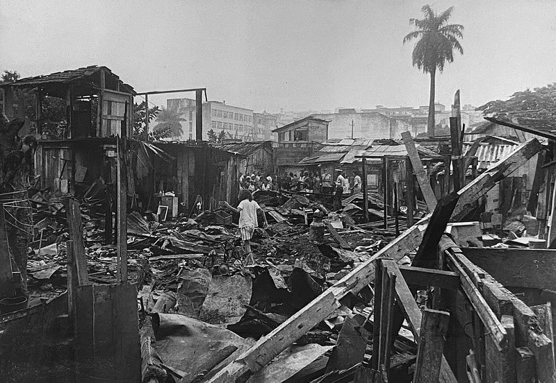 Incêndio na favela da Praia do Pinto, Rio de Janeiro. 11 de maio de 1969.