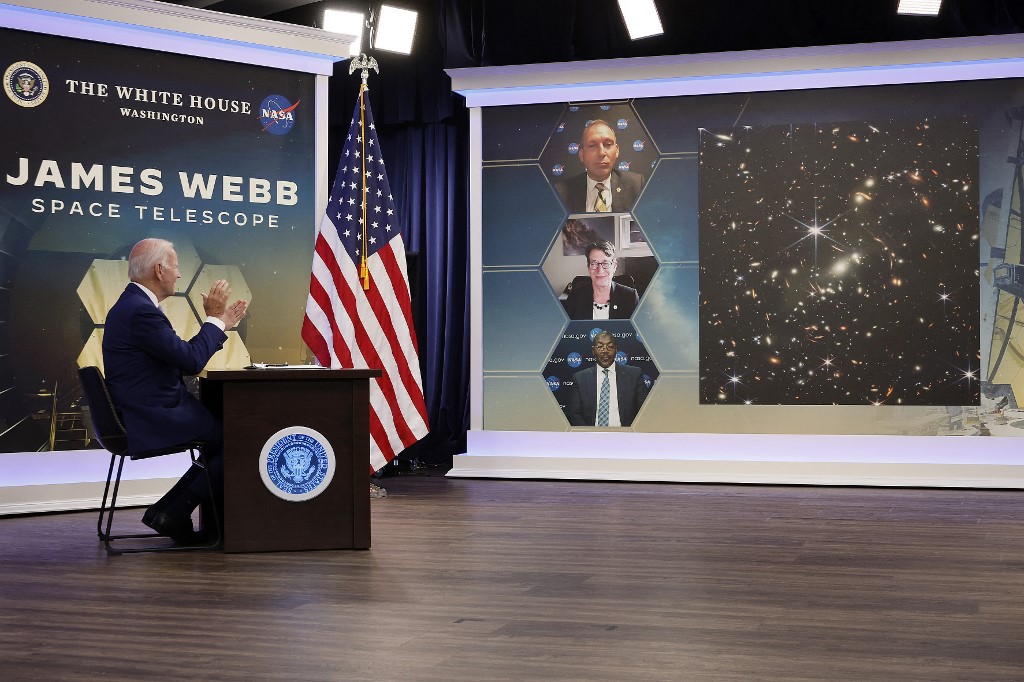 Biden assiste a apresentação da primeira imagem infravermelha captada pelo telescópio Web 