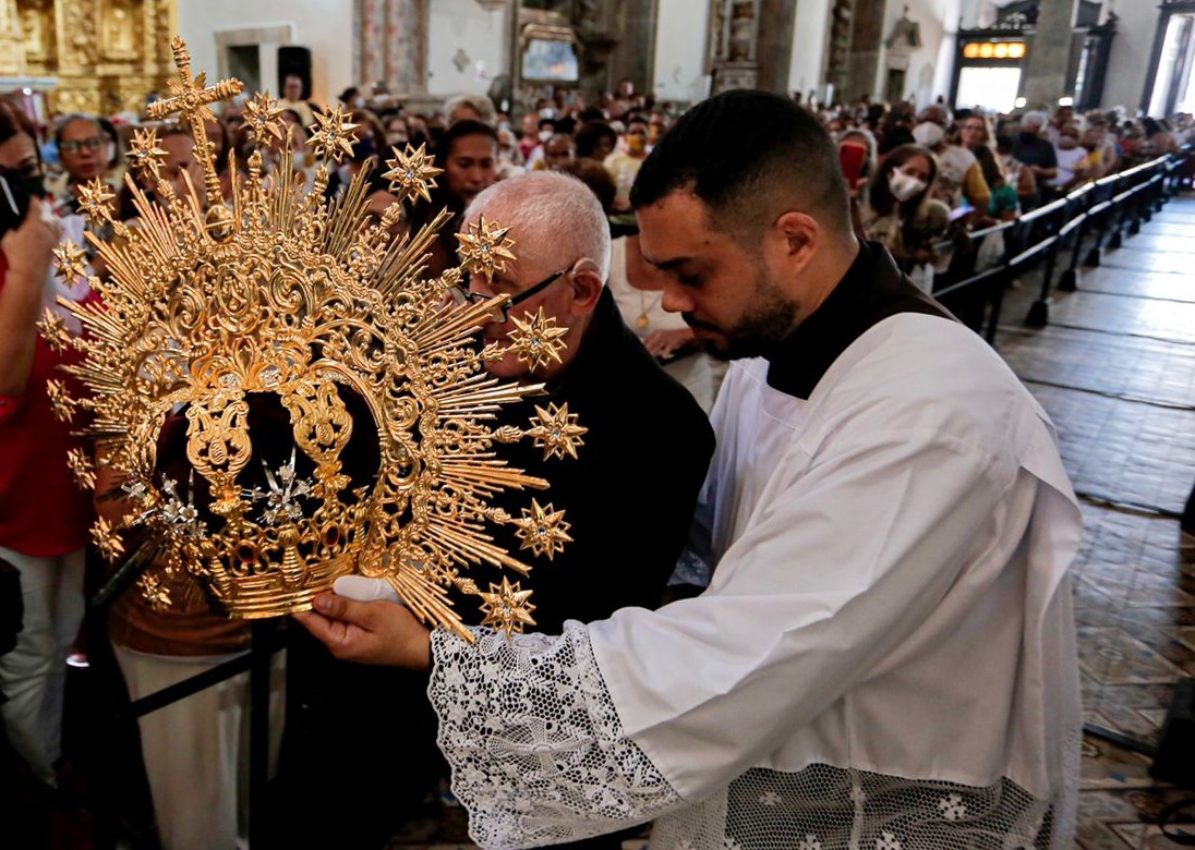 Coroação da imagem de Nossa Senhora do Carmo