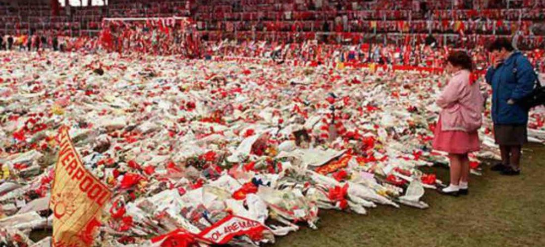 Homenagem as vitimas do Desastre de Hillsborough.