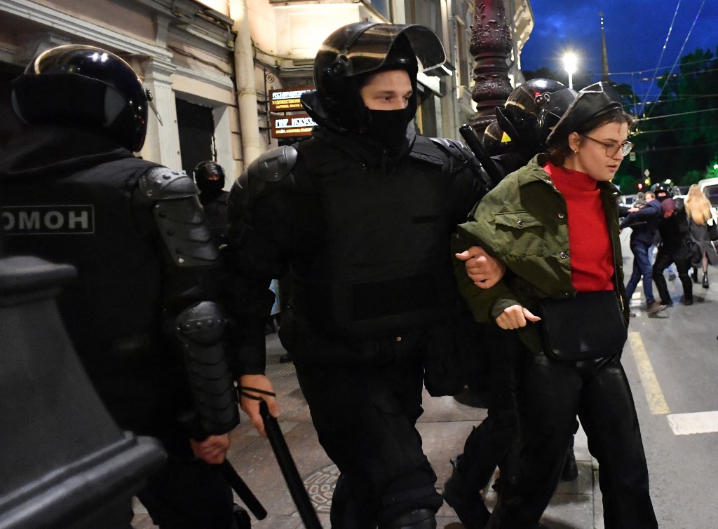 Tratam-se dos maiores protestos no país desde as que se seguiram ao anúncio da ofensiva russa na Ucrânia