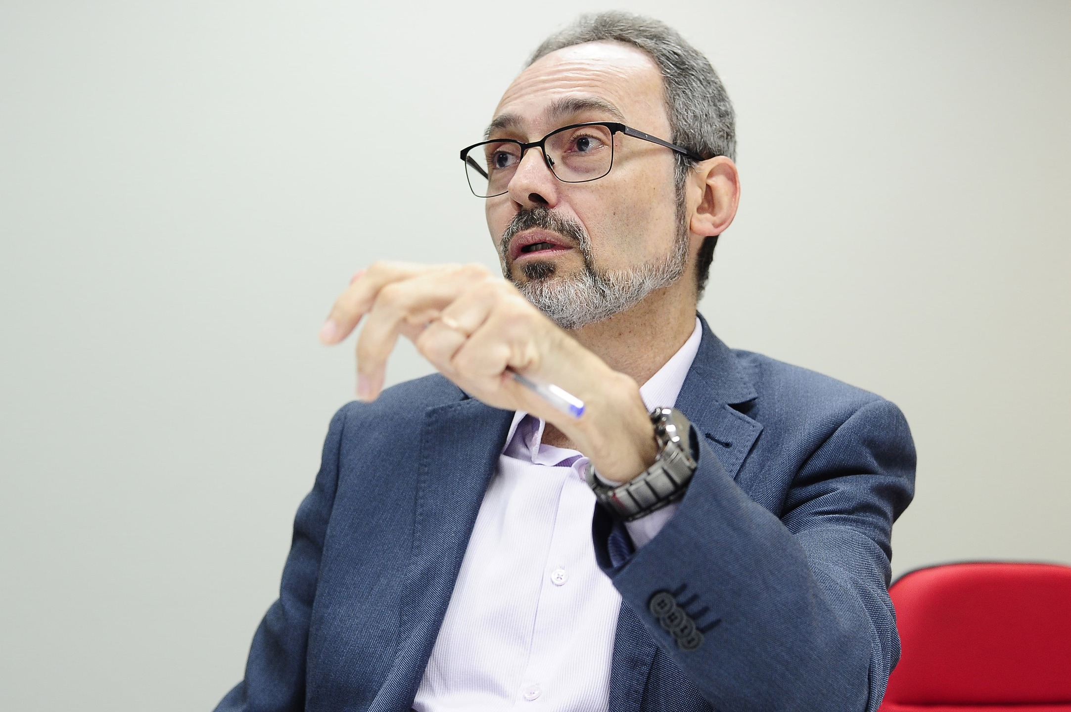 Diretor executivo da Faculdade Nova Roma, Luiz Patrício 