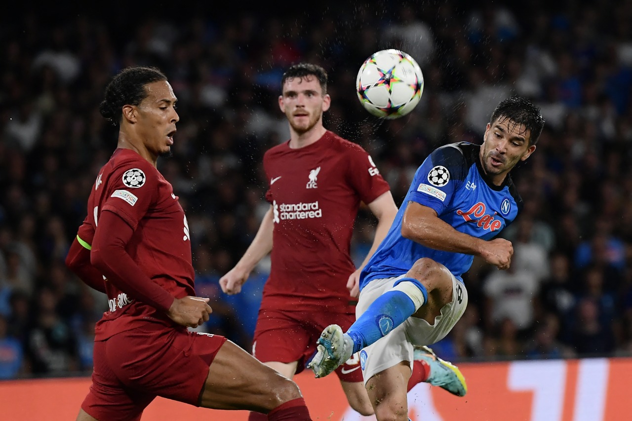 Napoli goleou o Liverpool - Foto: Filippo MONTEFORTE / AFP