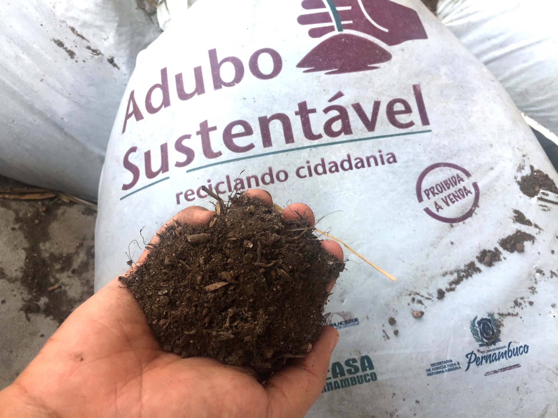 A fábrica de adubos produz 40 toneladas por mês 