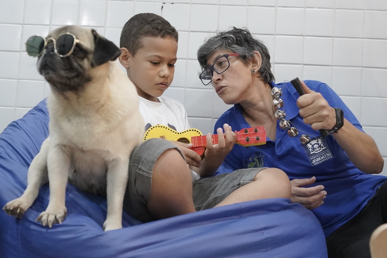 Arena Cão Terapia proporcionou atividade musical para socialização de crianças com TEA